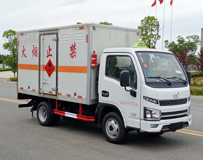 程力牌CL5043XRY6WX型易燃液體廂式運(yùn)輸車