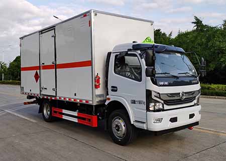 舜德牌SDS5125XRQE6型易燃?xì)怏w廂式運(yùn)輸車