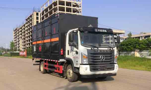 旺龍威牌WLW5120XRQDYQ6型易燃?xì)怏w廂式運(yùn)輸車