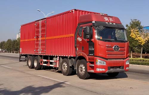 舜德牌SDS5320XRYCA6型易燃液體廂式運(yùn)輸車