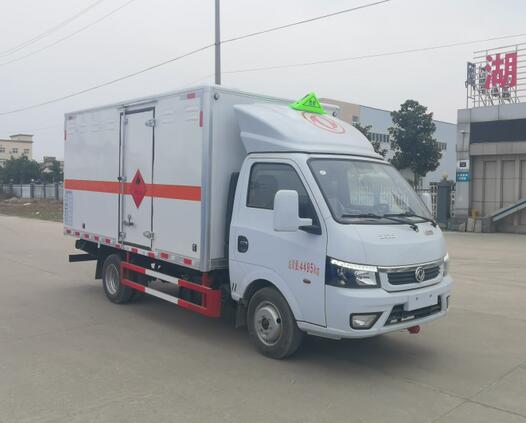 順風(fēng)智造牌SFZ5045XRQE6型易燃?xì)怏w廂式運輸車